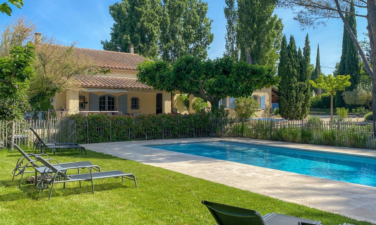Lagnes Villa | Perfect families & dogs, fenced heated pool, big fenced garden, 15 p.