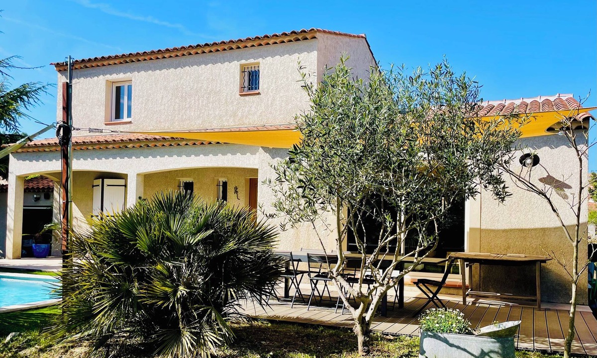 Roquefort-la-Bedoule Villa | Pool villa near Cassis 8/9 sleeps Roquefort-La-Bédoule