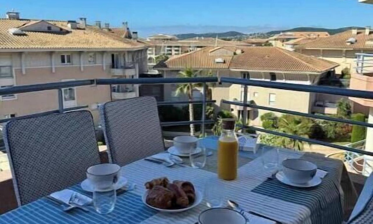 Frejus Port Apartment | Port Fréjus: 3-room apartment with AC, garage, Wi-Fi