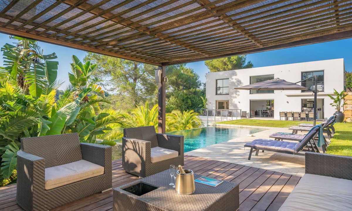 Vallauris House | Prestigious Villa with Heated Infinity Pool, Spa & Cinema, private chef, yacht