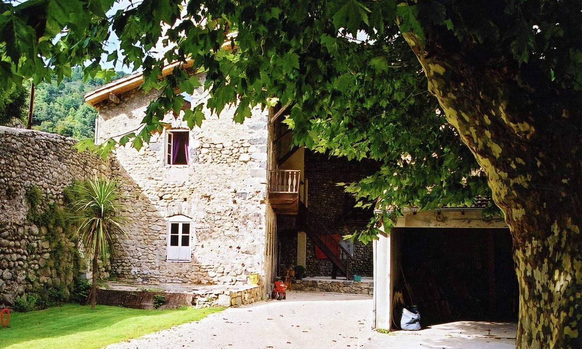 Pont-de-Labeaume House | Pretty Holiday Home in Ardèche with Swimming Pool