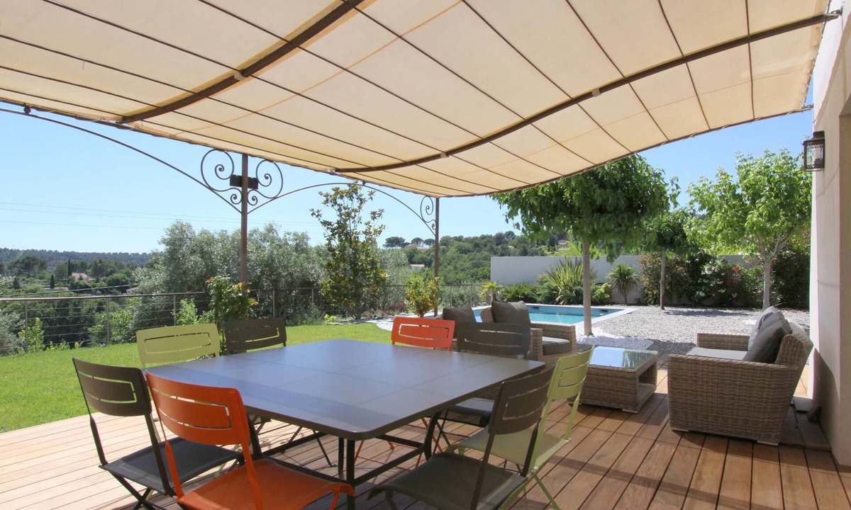 Eguilles Villa | Price Drop! Air-conditioned villa in a quiet location with magnificent views.