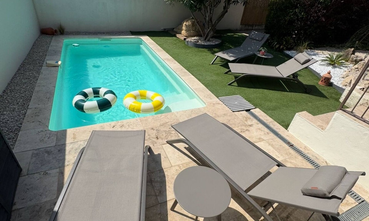 Roquemaure House | Private villa with swimming pool in Provence