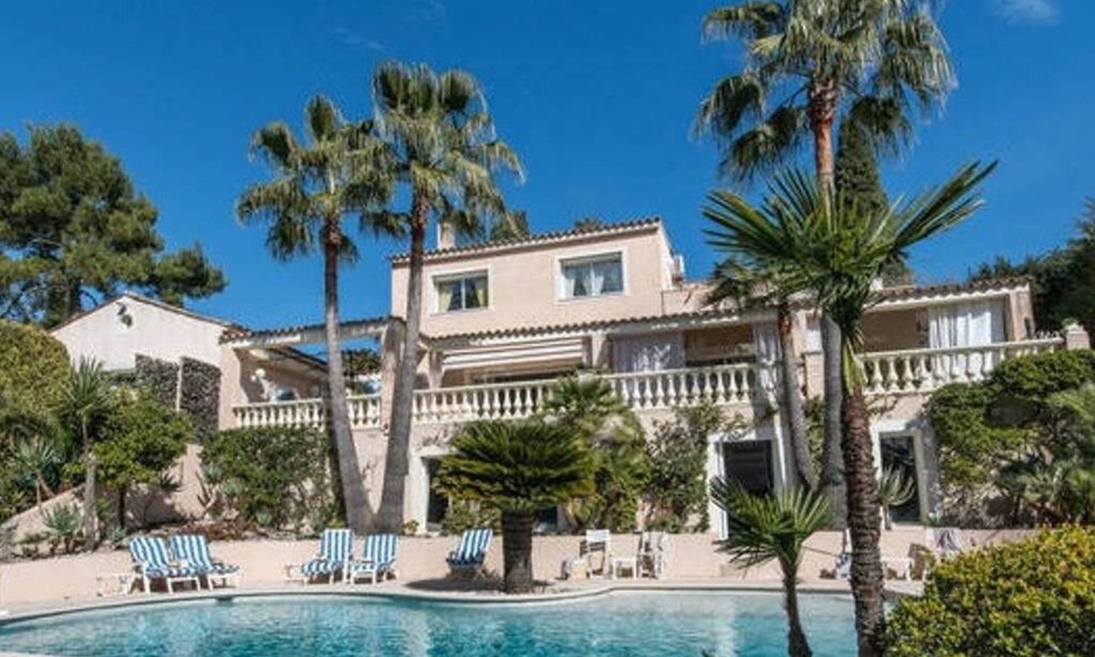 Antibes Villa | promotion : heating pool spa, hamman, sauna, mini golf, pingpong - 3/4bedrooms