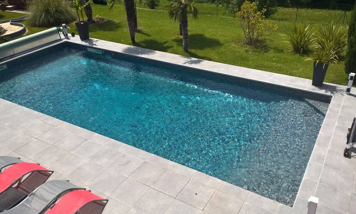 Saint-Clement-de-Riviere Villa | Property in an Exclusive Setting, 6 bdr, 6 bathrooms, heated pool,jacuzzi