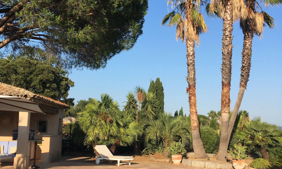 Grimaud Villa | Provencal country house in a secure estate.