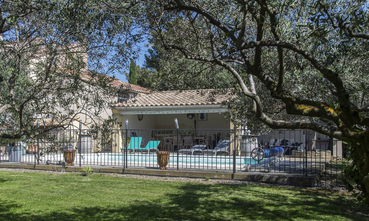 Caromb House | Provencal farmhouse with swimming pool