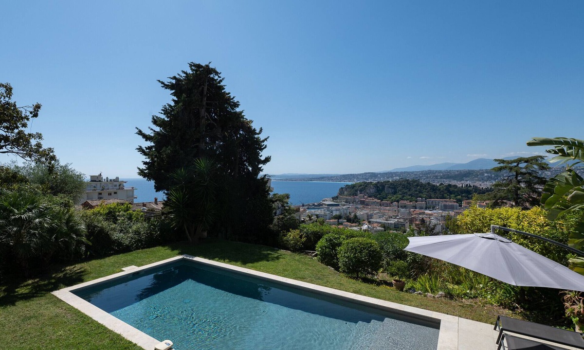Mont Boron Villa | Provençal house with swimming pool and sea view.