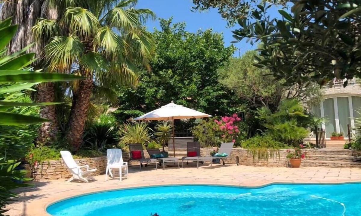 La Ciotat Villa | Provençal villa for 8 people with SWIMMING POOL, close to the sea, very QUIET,