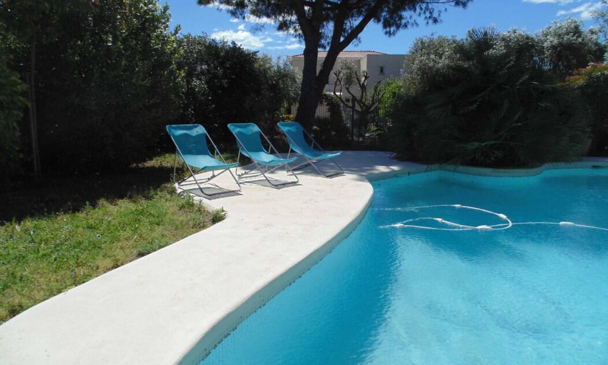 Lattes House | Quiet apartment CLIM private pool exclusive for travelers near BEACHES