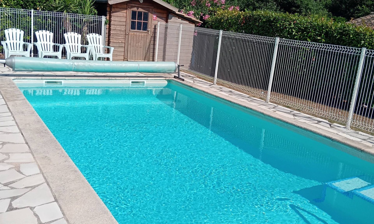 Peymeinade Apartment | Quiet apartment with pool
