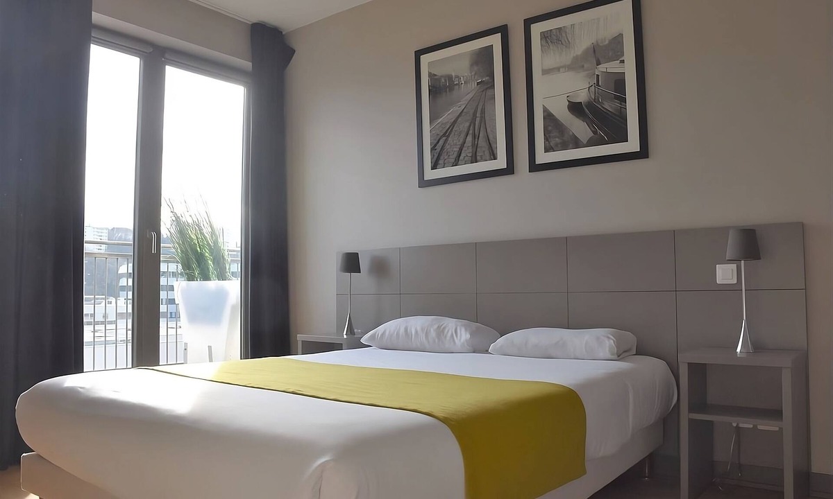 9th Arrondissement Hotel | Quiet Lyon Retreat Near Basilica Views & Local Restaurants