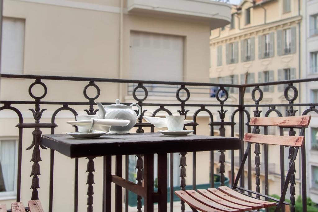 Thiers Apartment | Rossini 2 - a spacious one bedroom apartment in central Nice