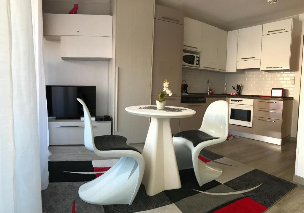 Carre d'Or Apartment | Royal Promenade