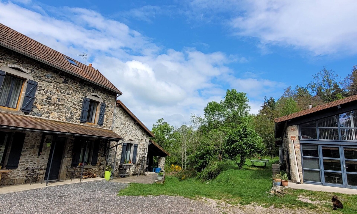 Lavoine House | Séjour groupe gîtes Via Nova à Lavoine : 13 pers. gîte + 5 pers. loft