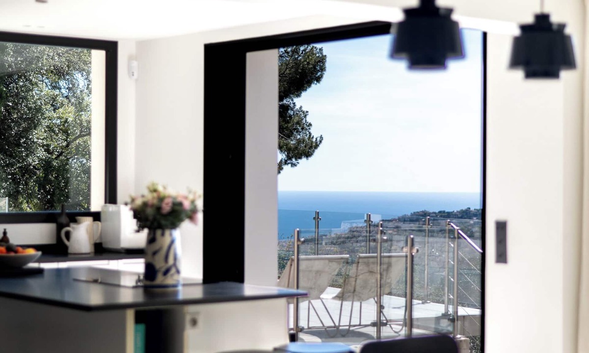 Gairaut Villa | Seaview villa with an infinity pool overlooking the city of Nice