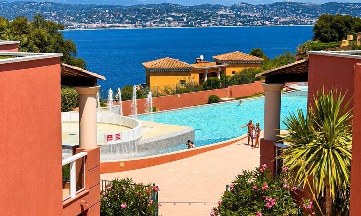 Theoule-Superieur Apartment | Secret garden beautiful 2-room apartment in luxury residence with swimming pool and jacuzzi