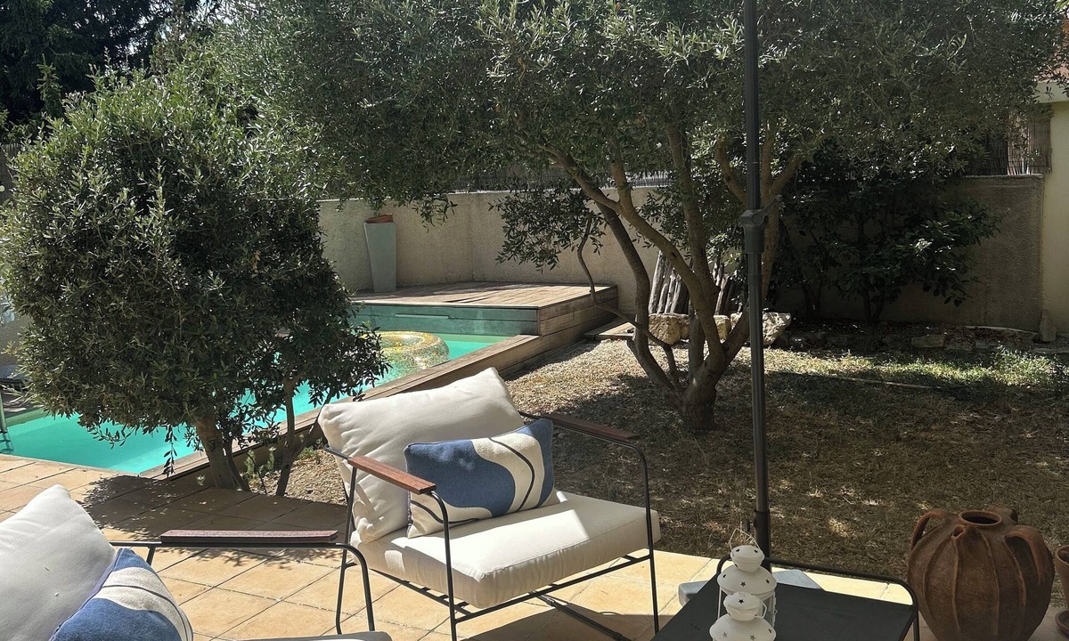 Font d'Irac House | She's got it all! A stone's throw from Avignon and the TGV train station