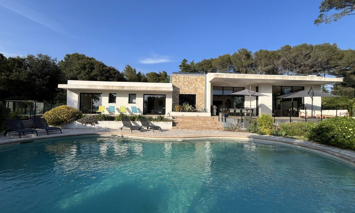 Biot Villa | Single-storey villa with apartment