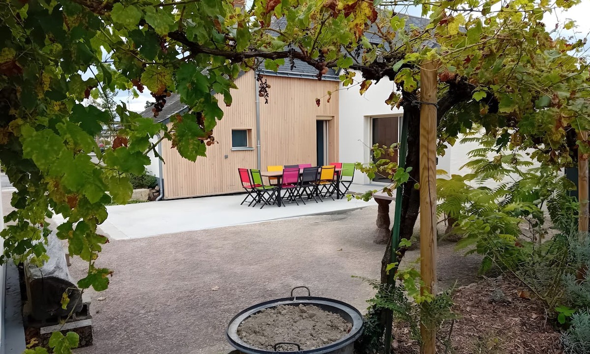 Le Lion-d'Angers House | Spacious Gîte for 10 in Le Lion-d'Angers near Isle-Briand Park and Shops