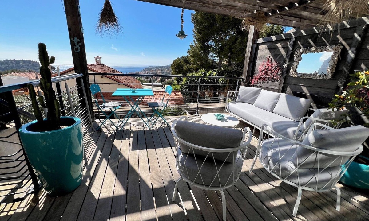 Cassis Apartment | Spacious triplex sea view with terrace and garden 10 minutes from the port beach