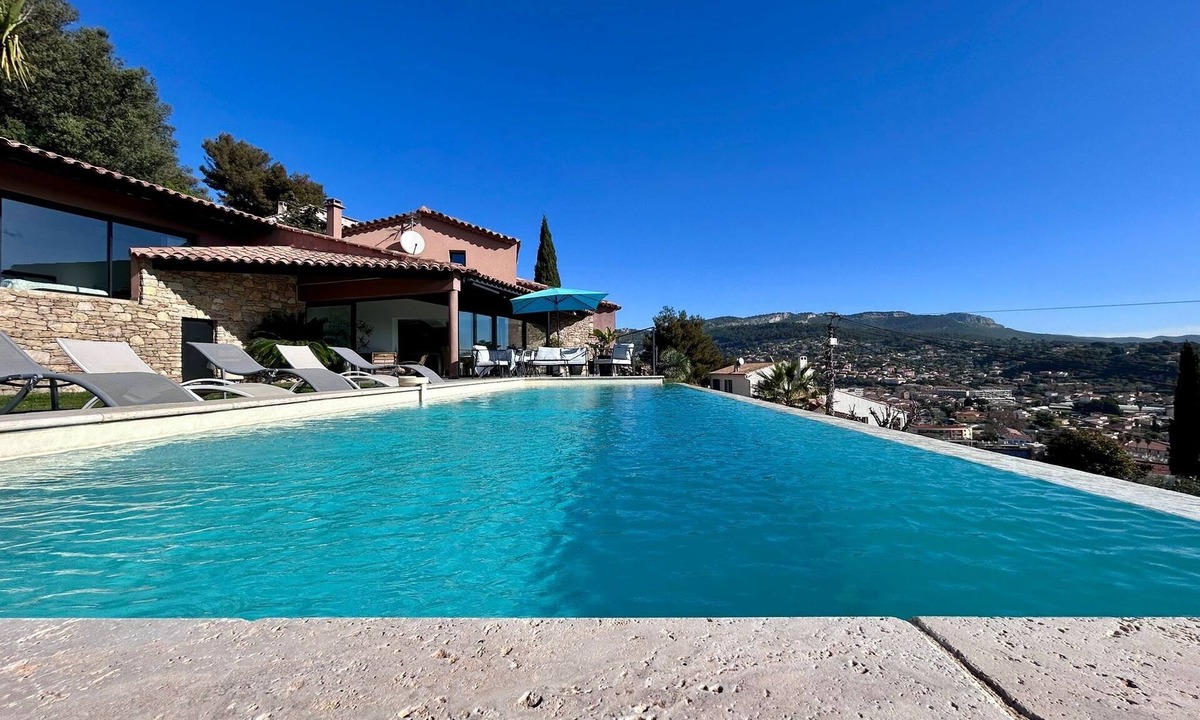 Ollioules Villa | 🌴 SPECIAL SUMMER CLOSING SALE: 30% off from August 22 to August 29 🌴