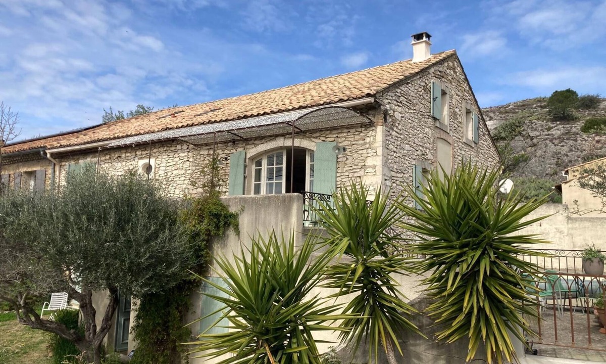 Roquemaure House | Stone farmhouse with swimming pool between Avignon and Orange, in Roquemaure