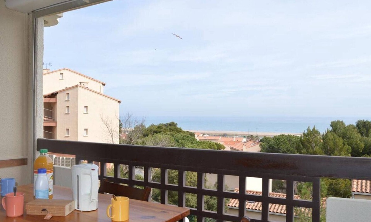 Saint-Pierre-la-Mer Apartment | Studio with mezzanine for 5, near the beach, pets allowed - Saint Pierre la Mer