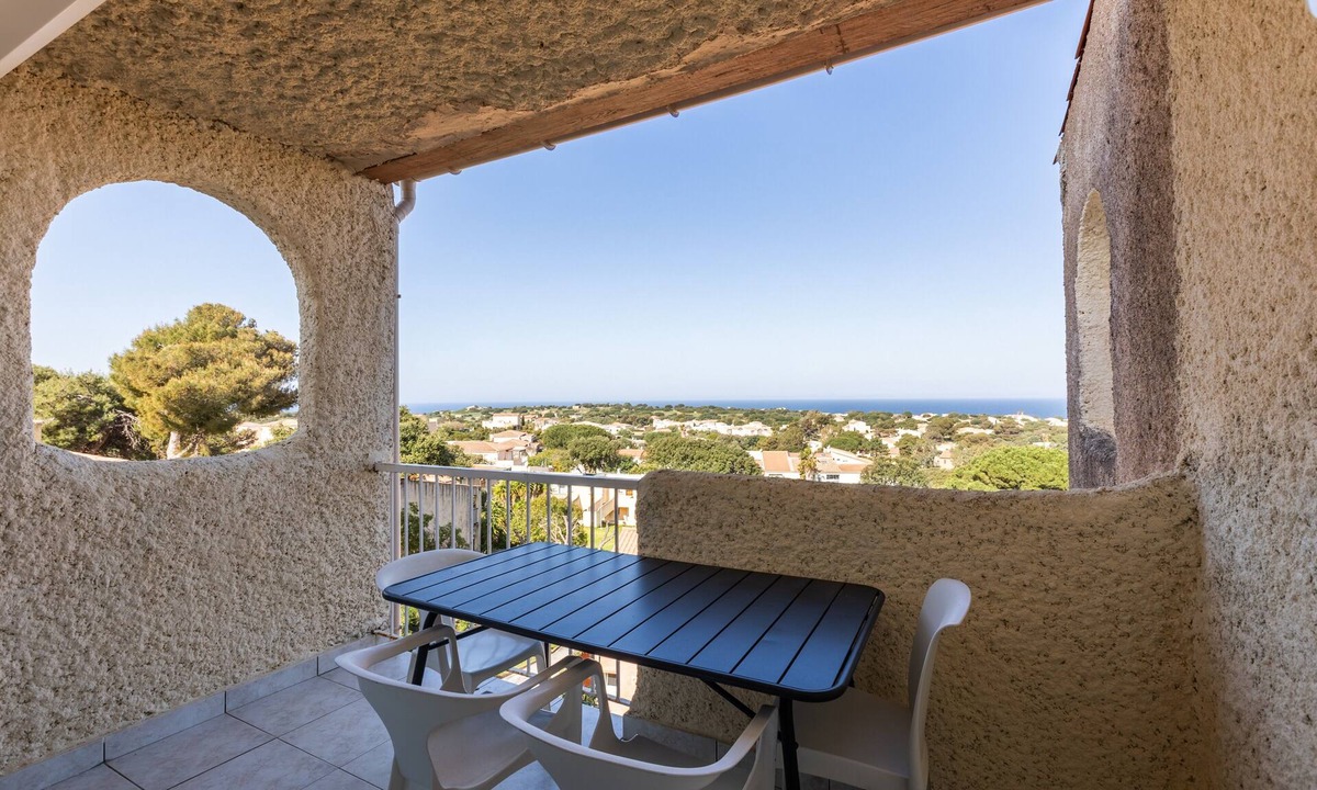 Marine de Saint Ambroggio Apartment | Studio 26m² “Marina de Sant Ambroggio” with Sea View, Terrace, Wi-Fi & Air Conditioning