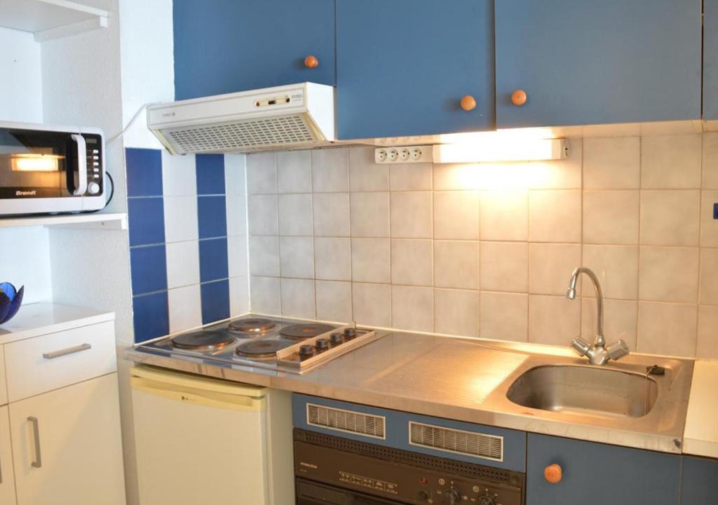 Frejus Plage Apartment | Studio cabine avec vue mer, près de Port Fréjus - FR-1-226A-249