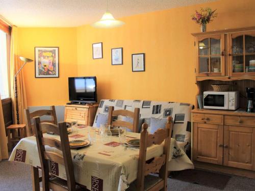 Les Claux Apartment | Studio cabine+coin nuit, 6 couchages, proche pistes et commerces à Vars - FR-1-330B-198