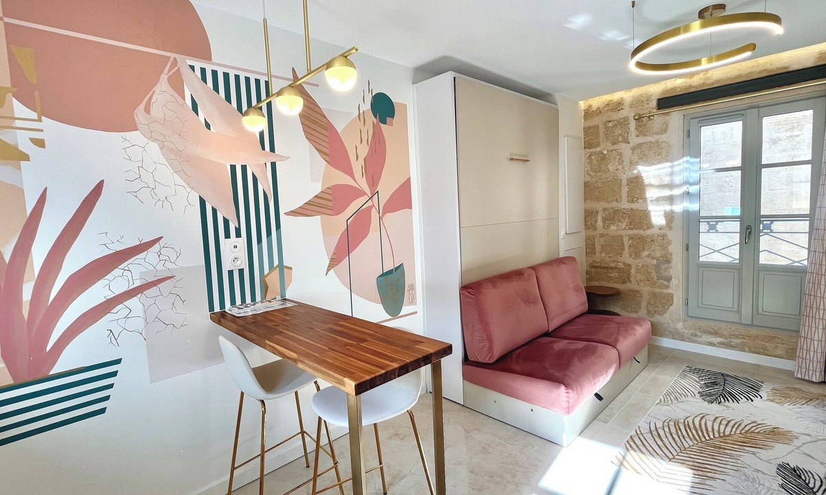 Ecusson Apartment | STUDIO Noon by Home&Art