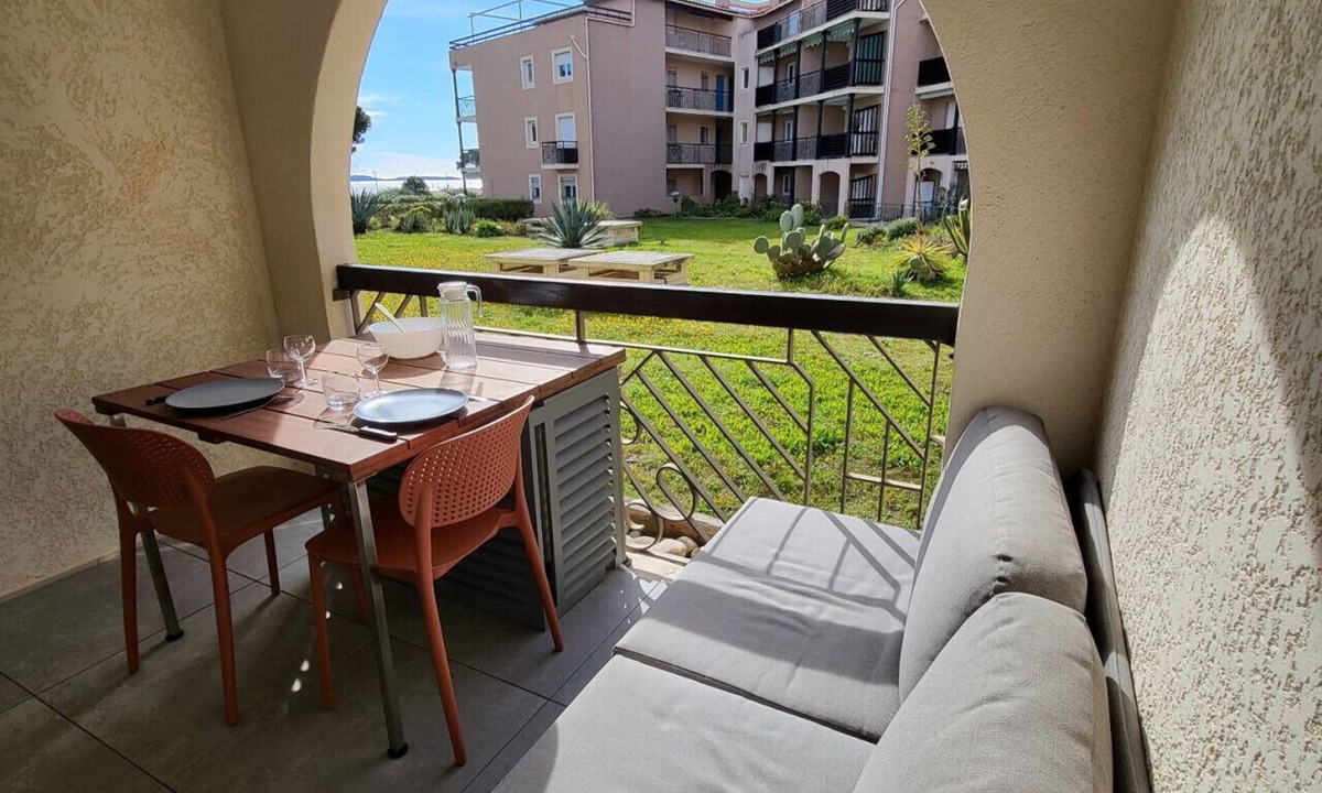 Miramar Apartment | Studio Vue d`or - 50 m de la plage de Miramar