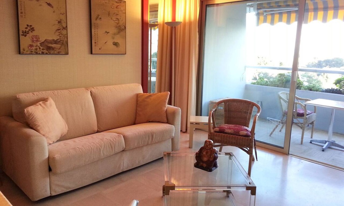 Villeneuve Loubet Beach Apartment | Studio with air conditioning and garage in Villeneuve Loubet Beach