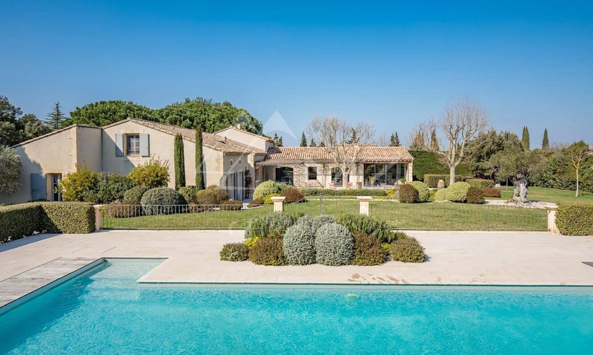Eygalieres House | Stunning provencal villa a short stroll from the beautiful village of Eygalières