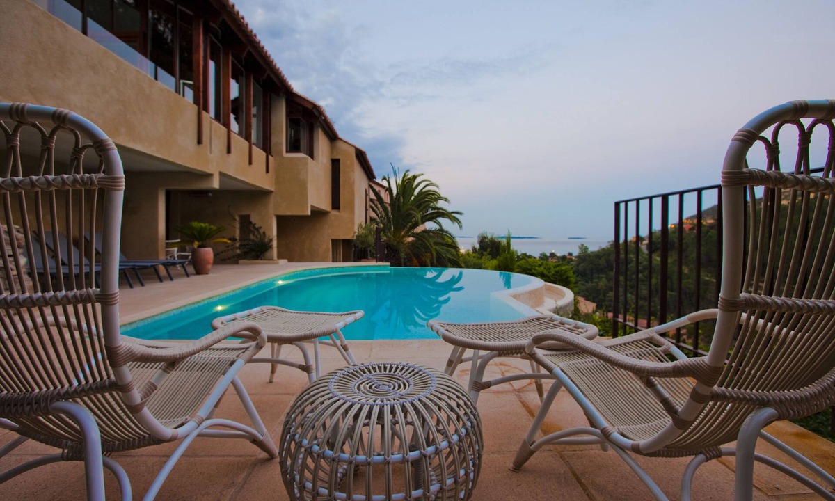 Theoule-sur-Mer Villa | Stunning villa featuring gorgeus views of the Bay of Cannes & Esterel Mountains