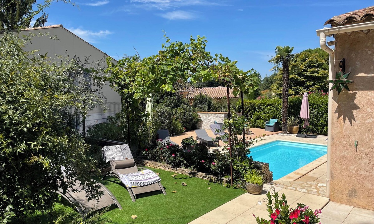 Vaison-la-Romaine Villa | Stunning Villa with Air Conditioning and Heated Pool—3 Double Bedrooms, 2 Bathrooms