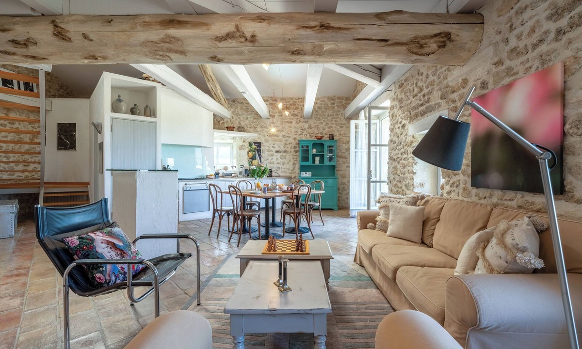 Lagnes House | Stylish stone village house with swimming pool