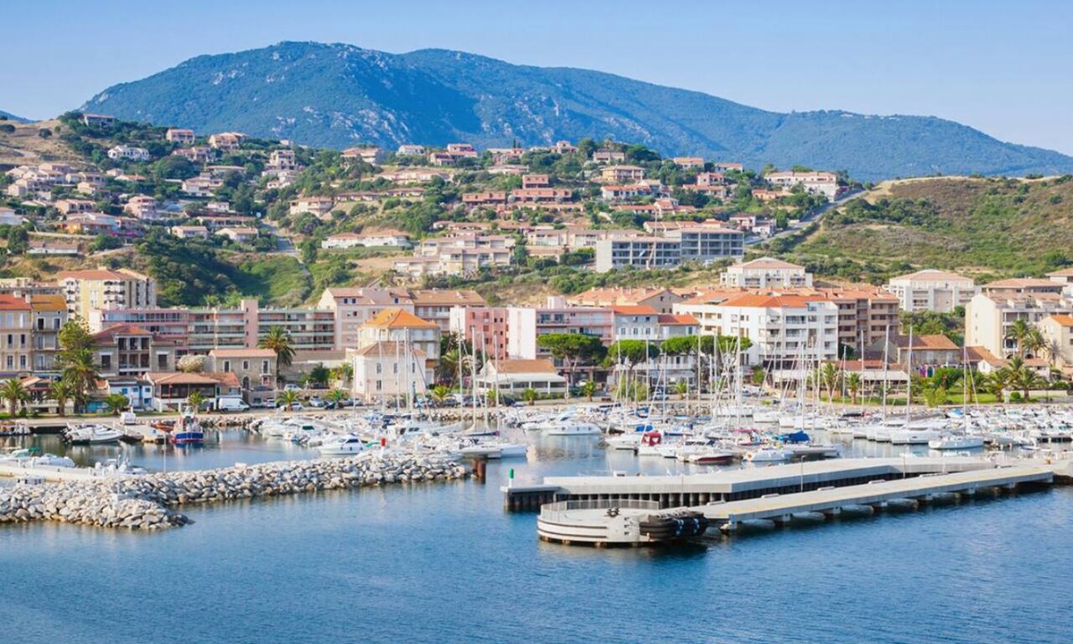Propriano Boat Rental | Sun-Kissed Sailing Adventure in Córcega