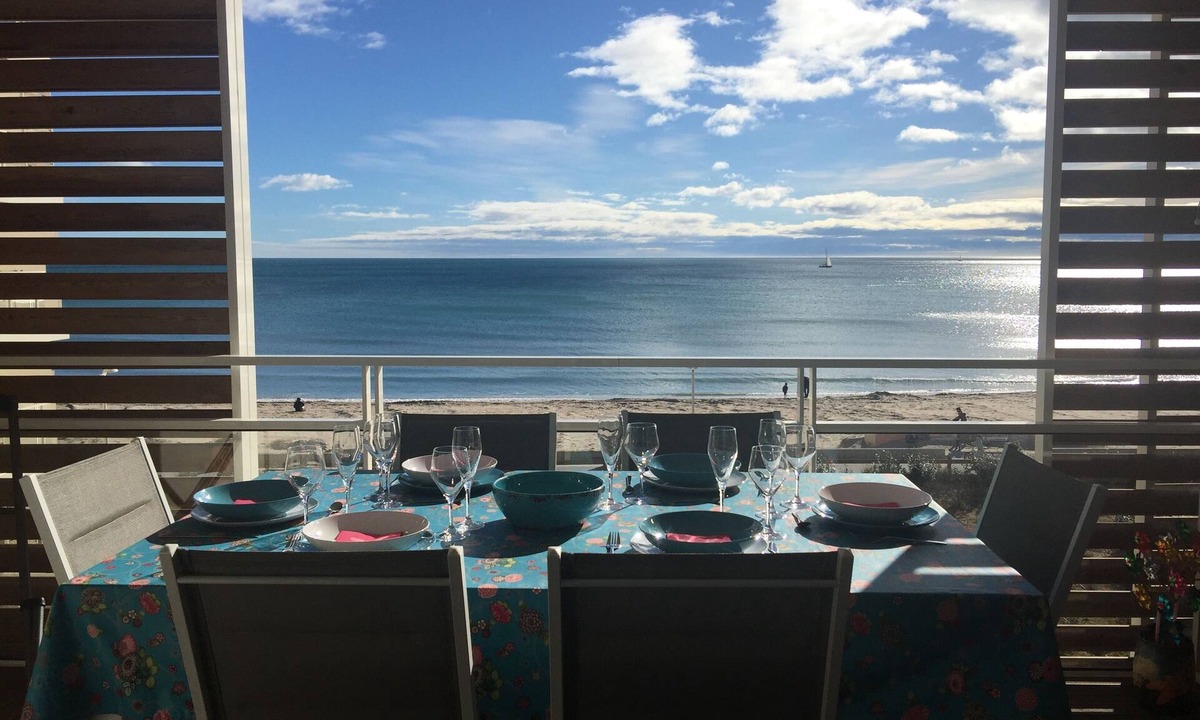 Palavas-les-Flots Apartment | Sunny & spacious 2BR condo on beach 5min to shops