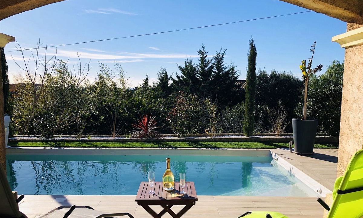 Sanary-sur-Mer Villa | Superb 3 bedroom villa completely renovated, swimming pool, sea view, parking, wifi