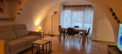 Tallard Apartment | superbe appartement voûté - jusqu'à 6 couchages