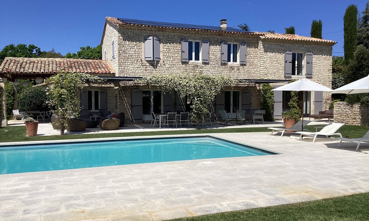 Bonnieux House | Superbly equipped stone country house with panoramic view 4bedrooms, 4bathrooms 8pers