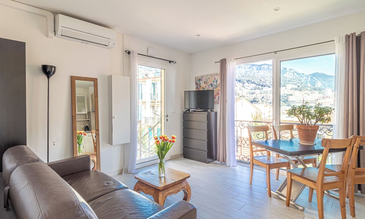Beausoleil Condo | T2 garden, close to amenities MC