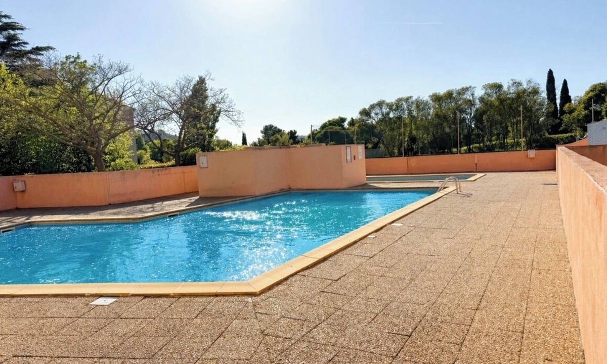 Mazargues Apartment | T3 haven of peace in Marseille, 10 minutes from the calanques