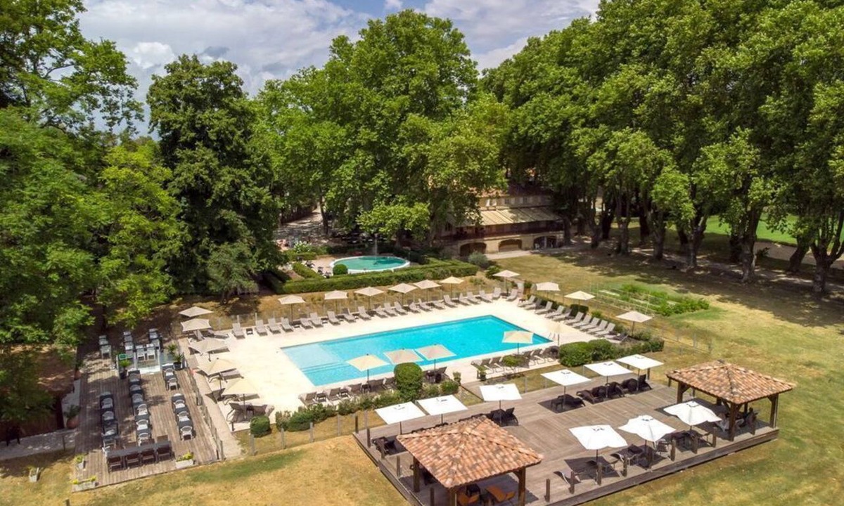 Pont Royal Apartment | Terrasse privée avec vue | Piscine & spa sur place