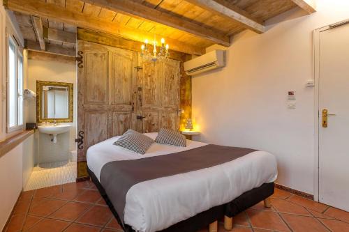 Martigues Hotel | The Originals Boutique, Clair Hôtel, Martigues