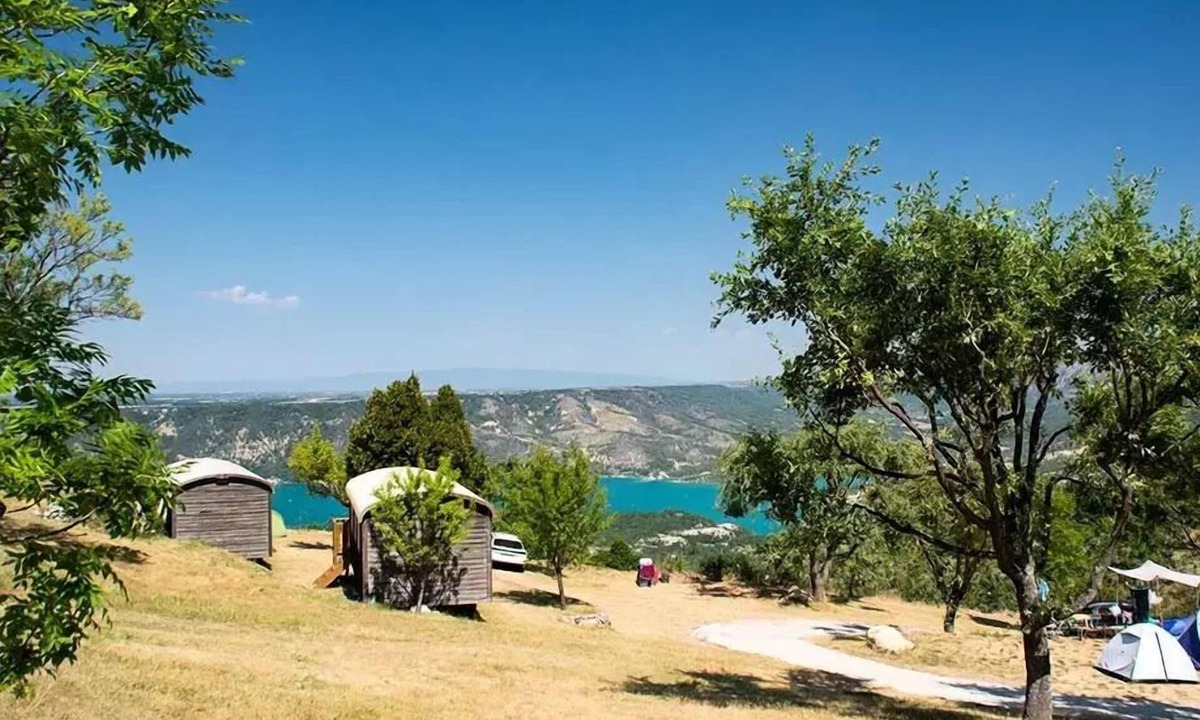 Aiguines Cabin | Travel trailer with lake view - 20.40 m² - 2 bedrooms (2 adults + 2 children) - Air conditioning - Sleeps 4