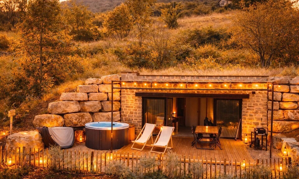 Mostuejouls House | Unusual accommodation with jacuzzi and paddle