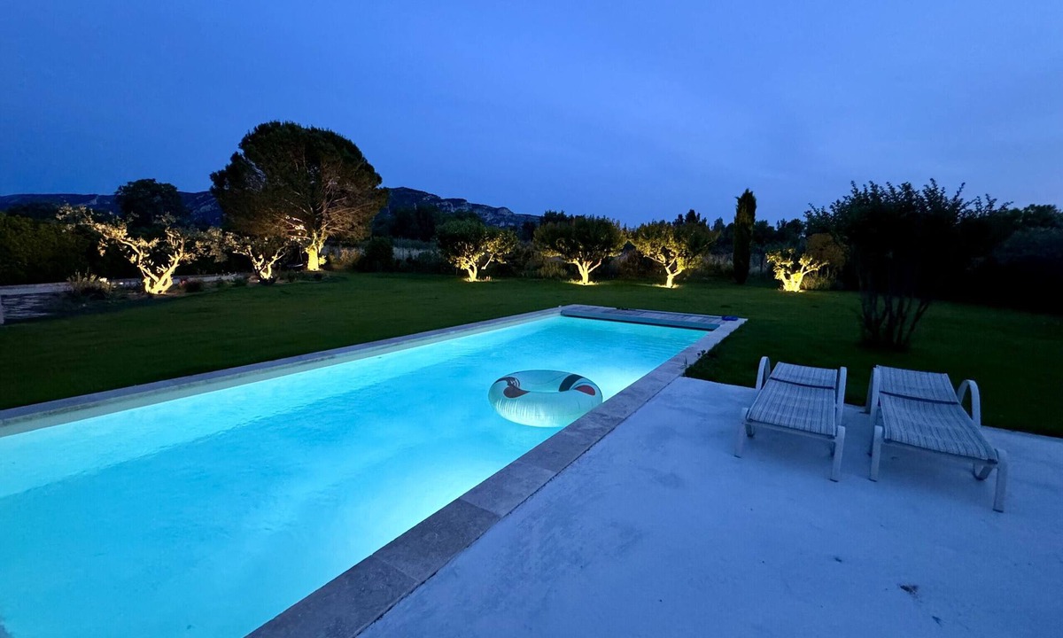 Robion Villa | Vacation rental house with pool ROBION LS2-326